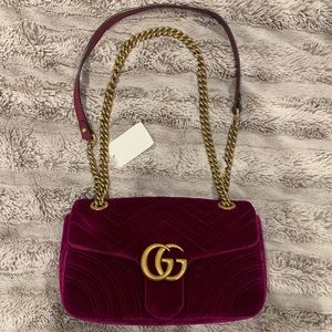 Gucci Marmont Velvet Handbag in Violet
